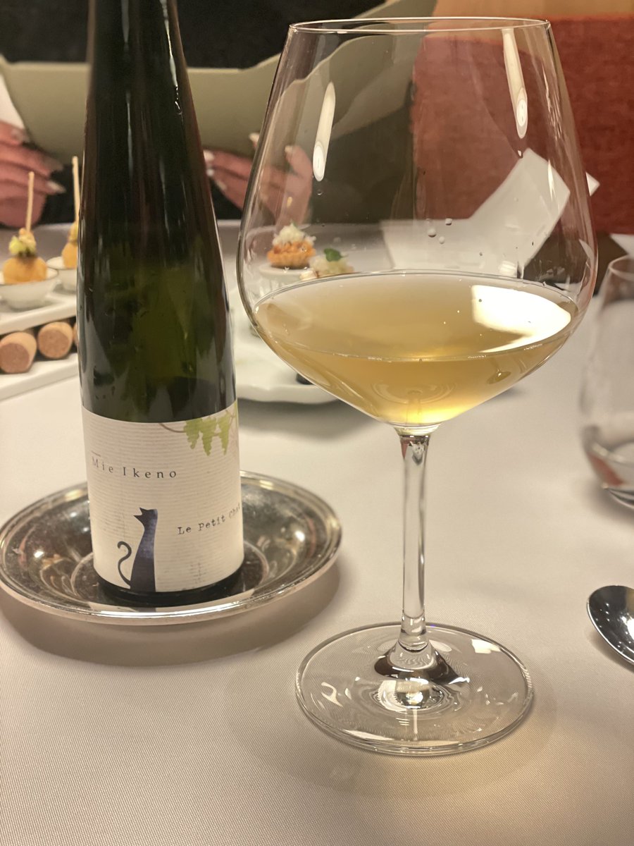 MinorCoaster's tweet image. 人生28年目とても酔い締め方で終えられました。
普段日本酒派ですが国産洋酒の中でも贅の限りを尽くした。
29年目も引き続きよろしくお願いします。