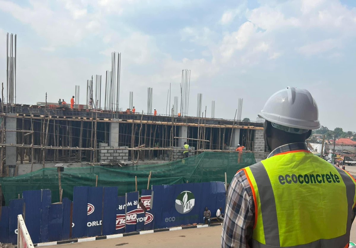 ApolloBuregyeya's tweet image. Yesterday, a stranger handed me money in a high-end coffee shop in Kampala.

It was one of those calm Sunday evenings when the city lowers its voice, the air calms, and a few of us pretend Monday is optional. I had left home to sit alone and meditate on the week ahead. It is a…