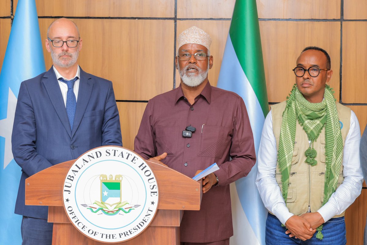 JSStatehouse's tweet image. Madaxweynaha Dowladda Jubaland, H.E @PresidentMadobe , ayaa Xarunta Madaxtooyada ku qaabilay Ku-xigeenka Ergayga Gaarka ah ee Qaramada Midoobay, ahna Isku-duwaha arrimaha Bani’aadannimada Soomaaliya, Mr. George Conway, iyo wafdi uu hoggaaminayo, kuwaas oo u kuurgalaya saamaynta…