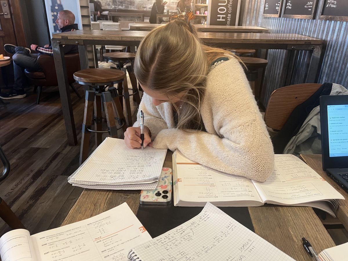 ephhemere's tweet image. you owe it to yourself to show up for your dreams every single day