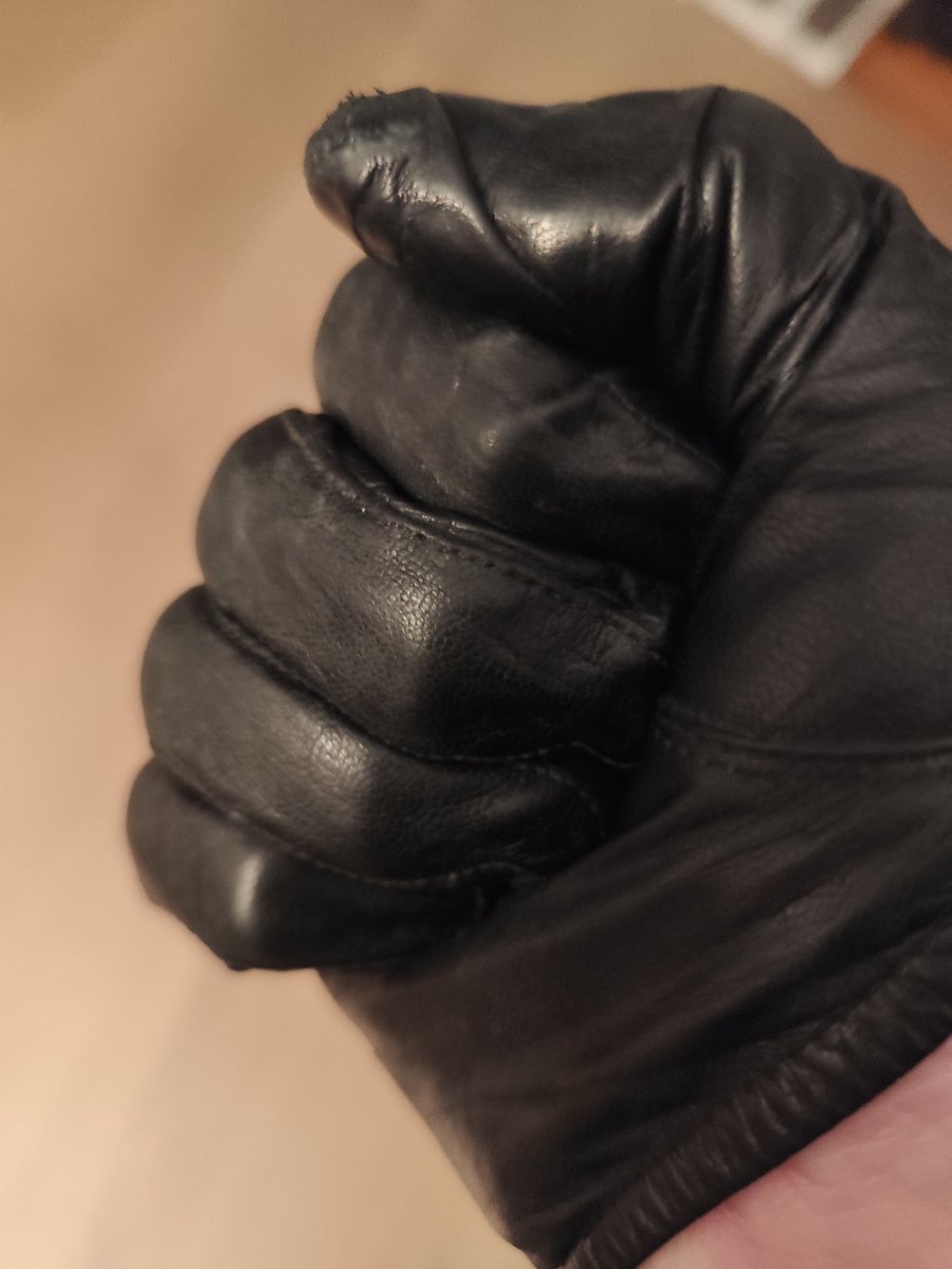 F8gs, look at my page and u are already on ur knees begging to be drained. Am I right or am I right?!
My tight leather gloves will squeeze u to zero!
🤑💰😈

#cashmaster #leathermaster #cashpig #humanatm