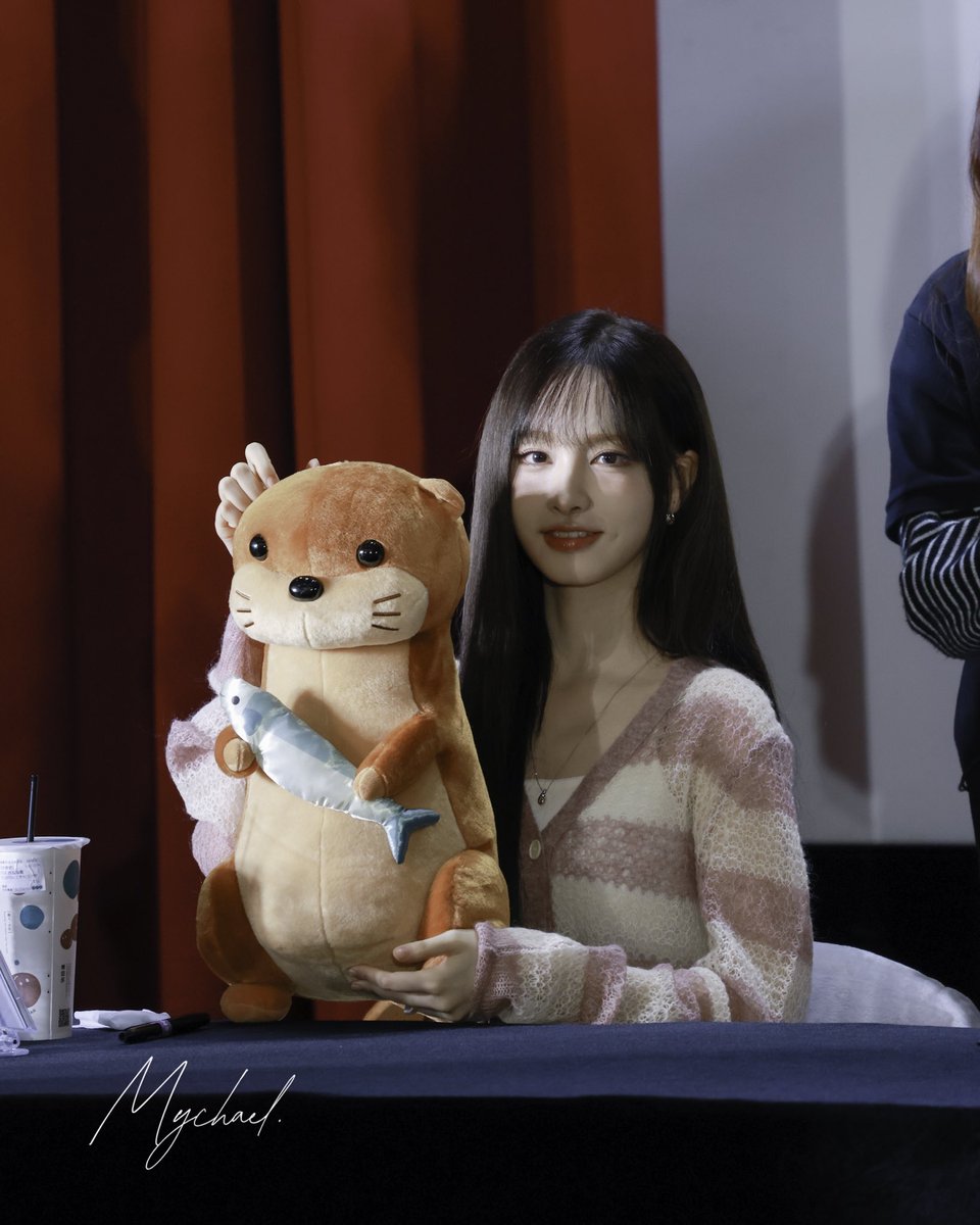 mychael7235's tweet image. 260111 IVE TPE FANSIGN

human doll

#IVE #아이브
#LIZ #리즈