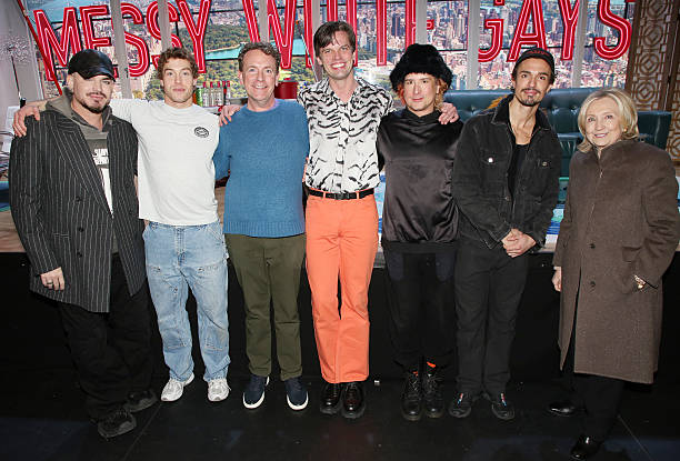 4Gelly's tweet image. NEW PHOTOS/ @adamlambert with the cast of the play "Messy White Gays " and Hillary Clinton last night in New York 🖤🖤
gettyimages.co.uk/search/2/image…
