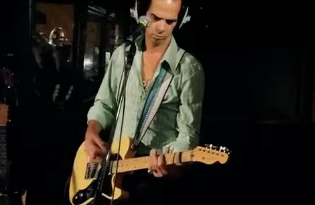 VirginRadioIT's tweet photo. Il secondo #RevolverCult di oggi a @RevolverShow è Palaces Of Montezuma dei #Grinderman di #NickCave @VIRGINRINGO
https://t.co/mVTikqUoY3 https://t.co/JGgybcvdWA