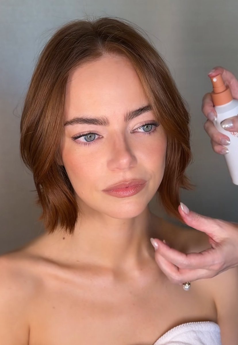 em1lystone's tweet image. growing that much hair in a year is impressive