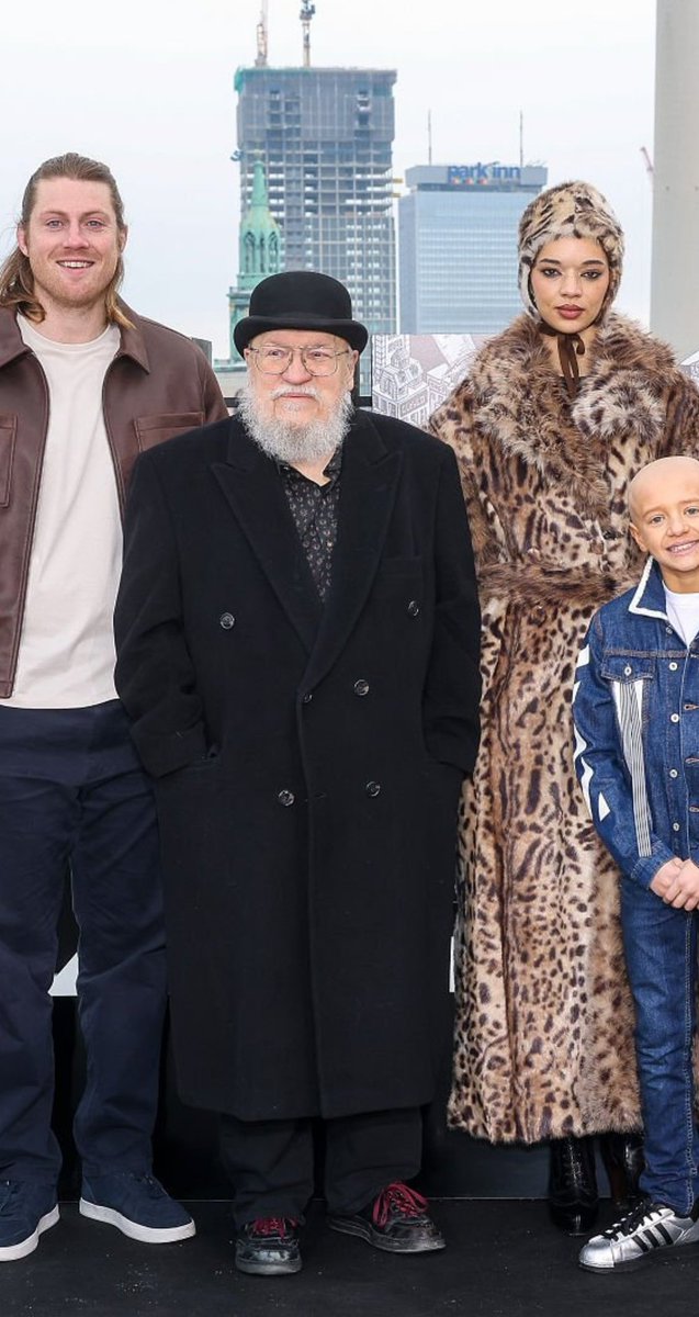 abortedamyadams's tweet image. grrm GUCCI'd down