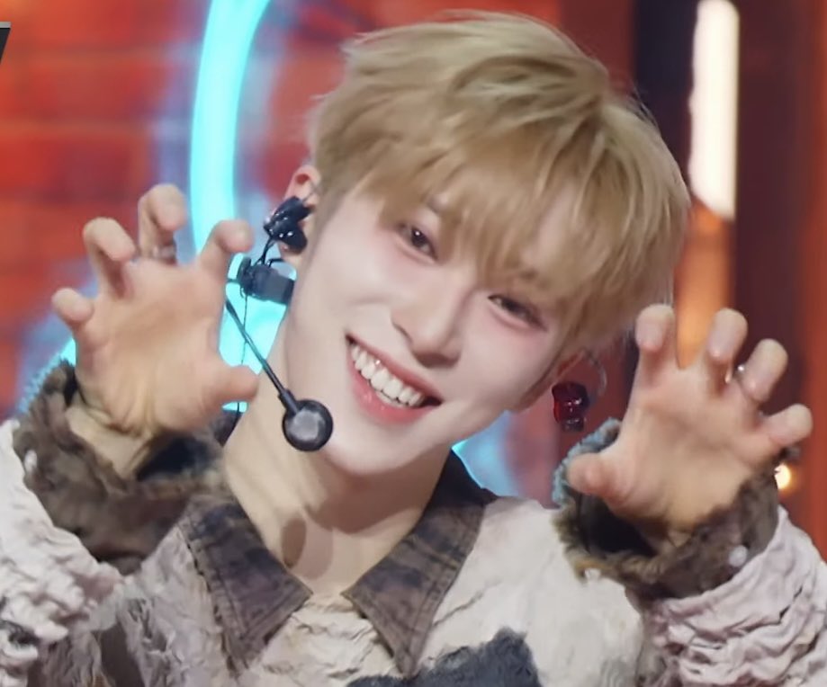 笑顔 週末企画❤ 【テーマ】 満面の笑顔( *´﹀` *)💕 【参加方法】 この垢を