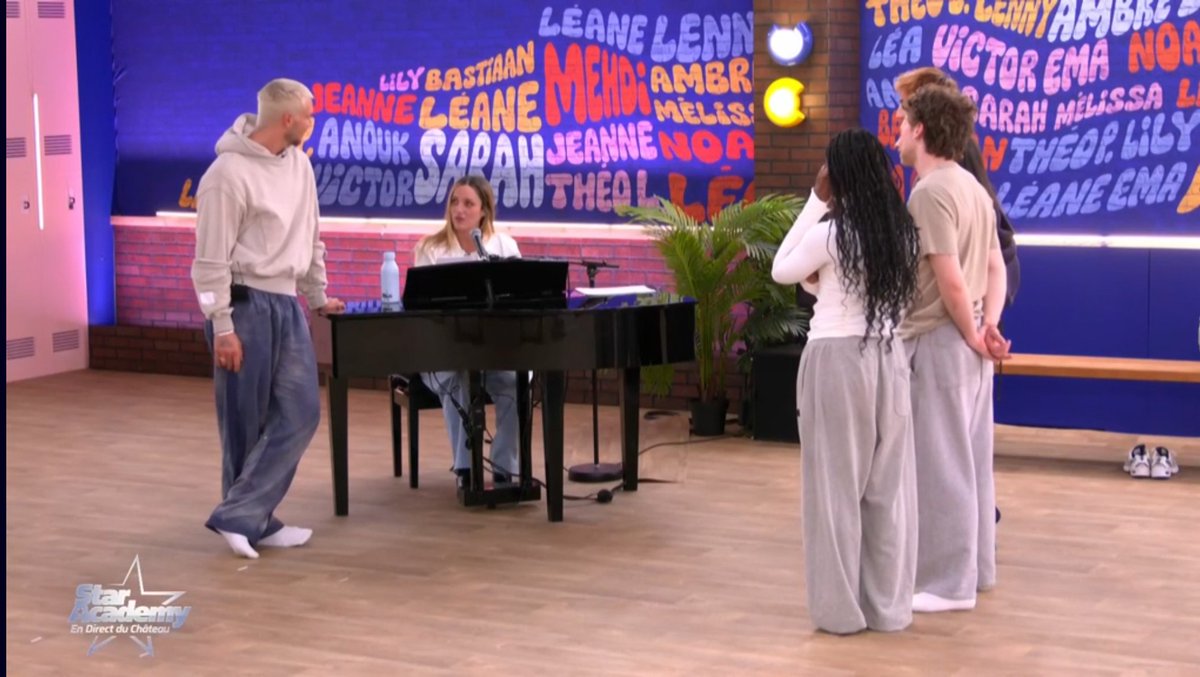 Zorrette_57's tweet photo. #LeaCastel 🌟💜🔥, lors du cours de danse avec #John 💜🌟🔥 avec, en fin, une chanson avec les stars-académiciens
#StarAcademy 🌟 #Musique #TF1 https://t.co/H59rXLH9sH