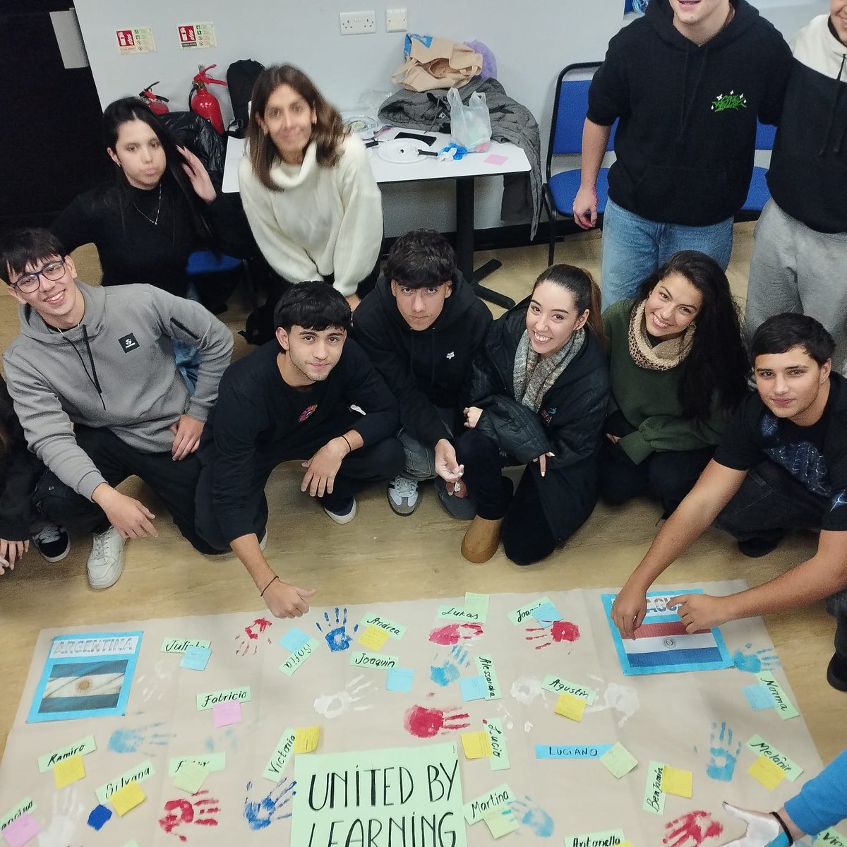 anglia_ibamnet's tweet photo. Hoy realizamos un juego de integración para conocernos mejor y compartir sentimientos y emociones. 
#angliaexams #betterwithanglia #ConAngliaEsMejor
#inglaterra #england https://t.co/kdRVeBUzZw