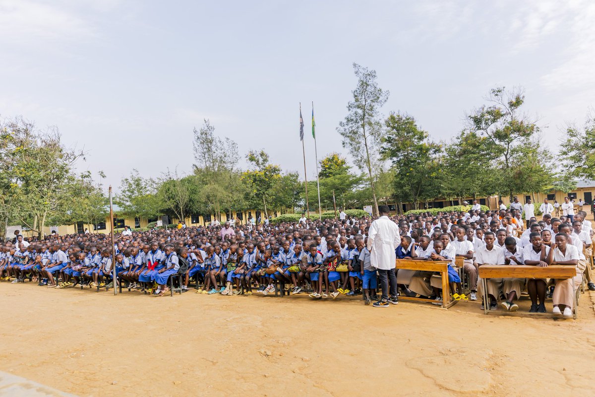 Rwanda_Edu's tweet photo. At GS Dihiro in Bugesera District, Beata Mukabahire, a dental health advocate at SOS, demonstrated proper oral hygiene practices to students, teachers, and parents as part of the #FresheriKuIshuri campaign.

She explained that teeth should be cleaned using a toothbrush, toothpaste, and water, and that toothbrushes should be replaced every three months or earlier if worn out. She cautioned against brushing with fingers or using water alone.

Beata also advised learners not to rinse immediately after brushing, allowing the toothpaste time to work and protect teeth from decay.

The session reinforced the role of daily hygiene habits in promoting health and cleanliness among students and school personnel in general.