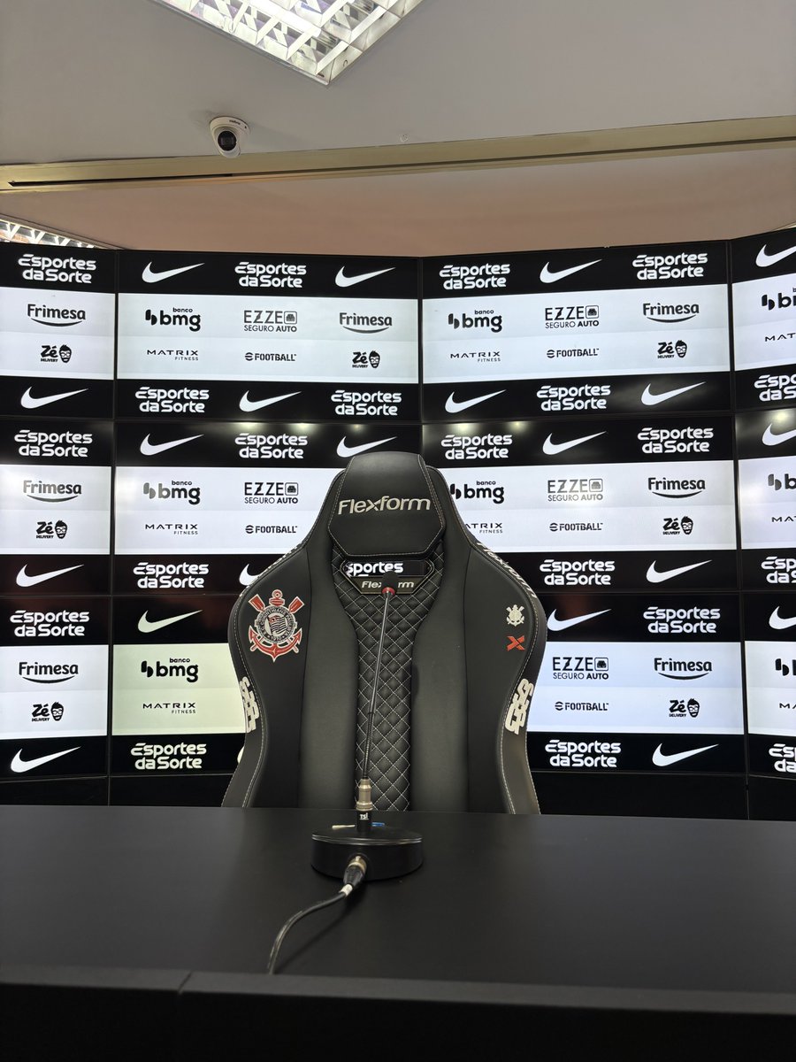 Bom dia diretamente do CT Joaquim Grava! 📍

Dia de treino do Corinthians aberto à imprensa e, depois, apresentação do zagueiro Gabriel Paulista