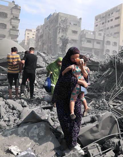 rkmtimes's tweet image. JUST IN🇬🇧🇵🇸🇸🇩 Bella Hadid, ZAYN, Pedro Pascal and Mustafa donated overall $5.4 million for #Palestine and Sudan through ‘Artists For Aid’ campaigns of Britain.