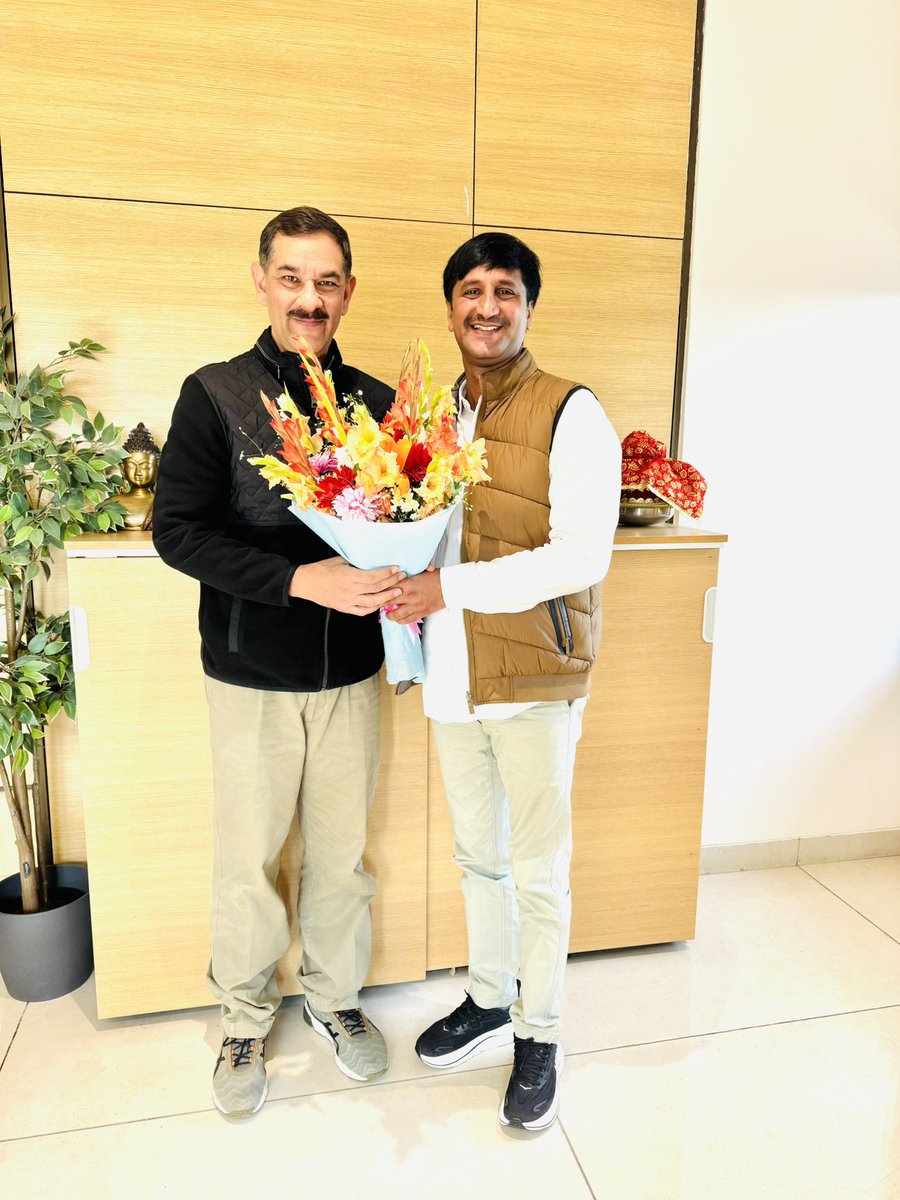 आज दिल्ली में AICC महासचिव श्री भंवर जितेन्द्र सिंह जी से मुलाक़ात कर नववर्ष की शुभकामनाएँ दी और संगठनात्मक विषयों पर चर्चा की। <a href="/JitendraSAlwar/">Jitendra Singh Alwar</a>