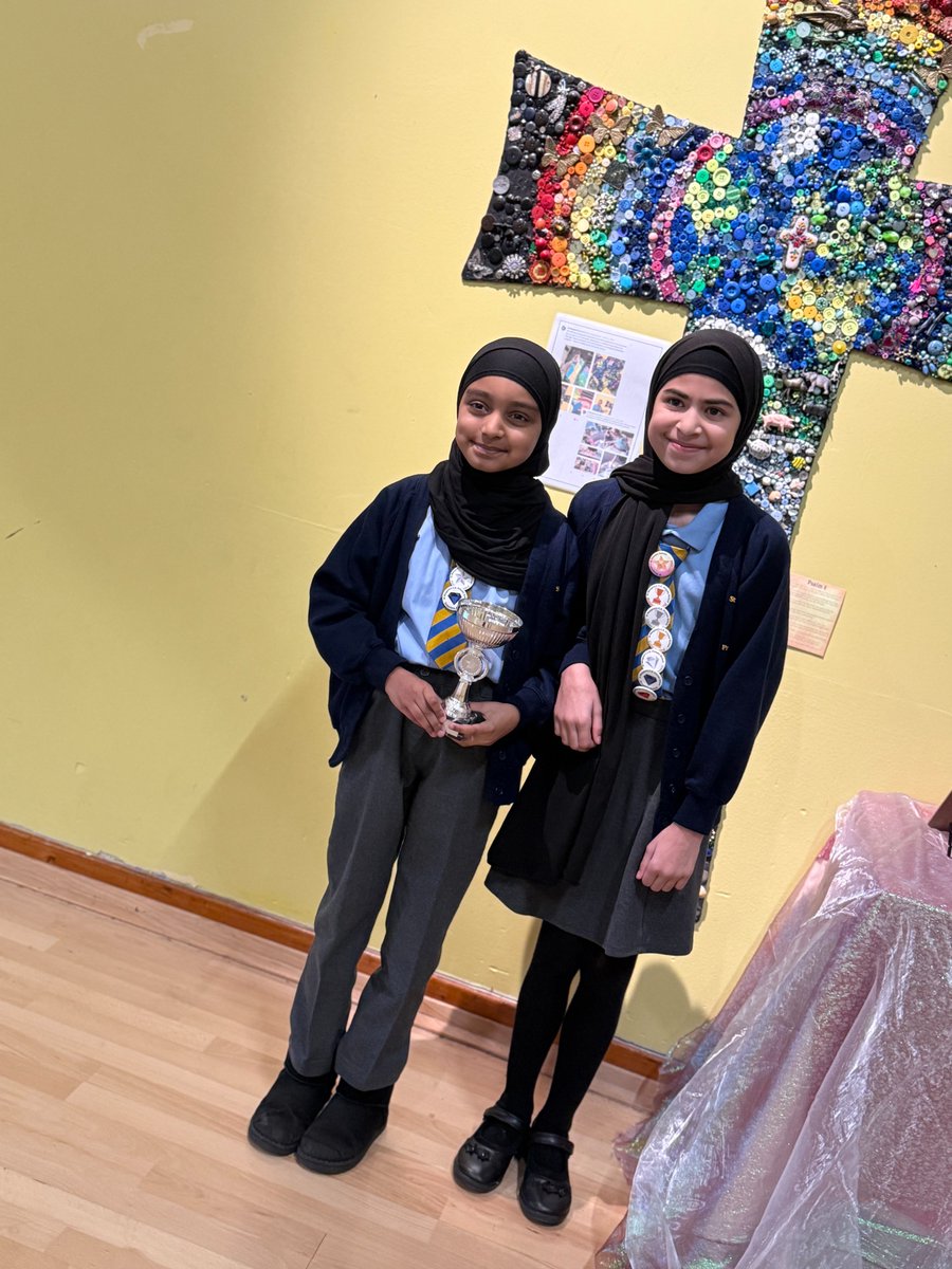 stmargaretsoldh's tweet photo. ๐ Celebrating Success at St Margaretโs ๐
What a fantastic assembly celebrating the achievements of our pupils today! ๐
Well done for living our school values and giving your best every day ๐
๐ธ๐
#APlacetoBECOME #Achievement #PrimarySchool #WellDone https://t.co/aY4YDqij9A