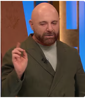 Así se ve Caillou hoy.