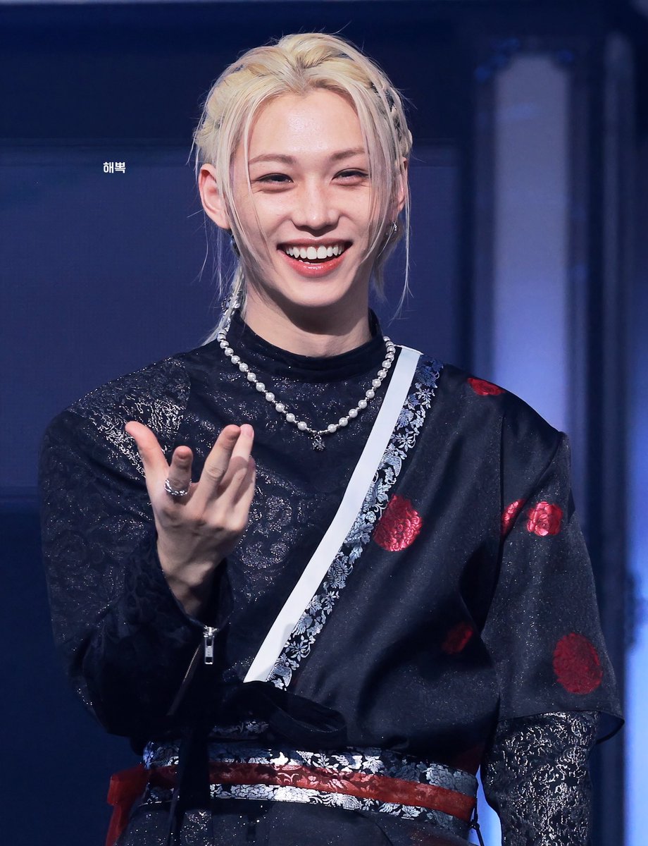 haeppog0915's tweet image. 20251231  가요대제전

천사👼🏻

#straykids #felix #필릭스 
 #용복  #フィリックス