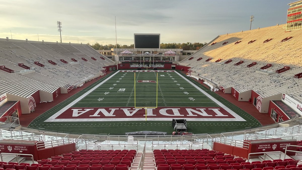 Stadium of the Morning 🥞

🏟️ Indiana University Memorial Stadium
☑️ Capacity: 52,626
📍Bloomington, Indiana 

Home of <a href="/IndianaFootball/">Indiana Football</a>

Last two photos by @CFBcampustour