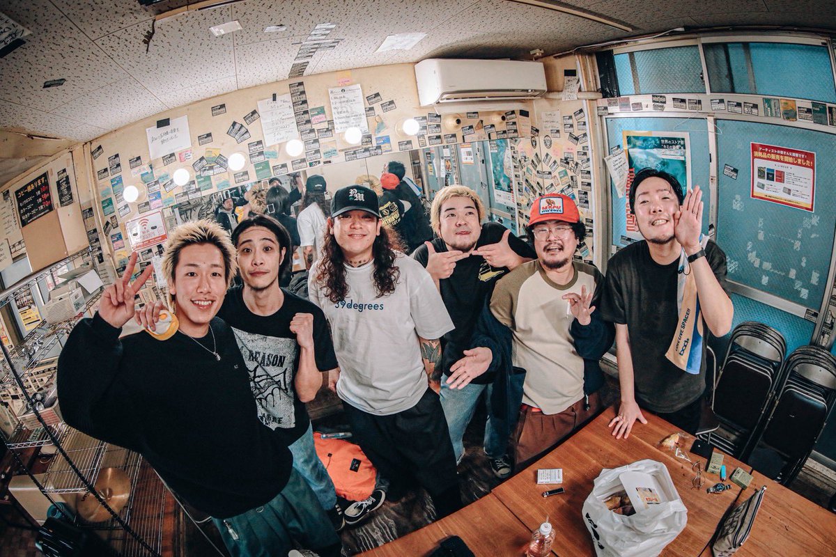 39degrees tweet media