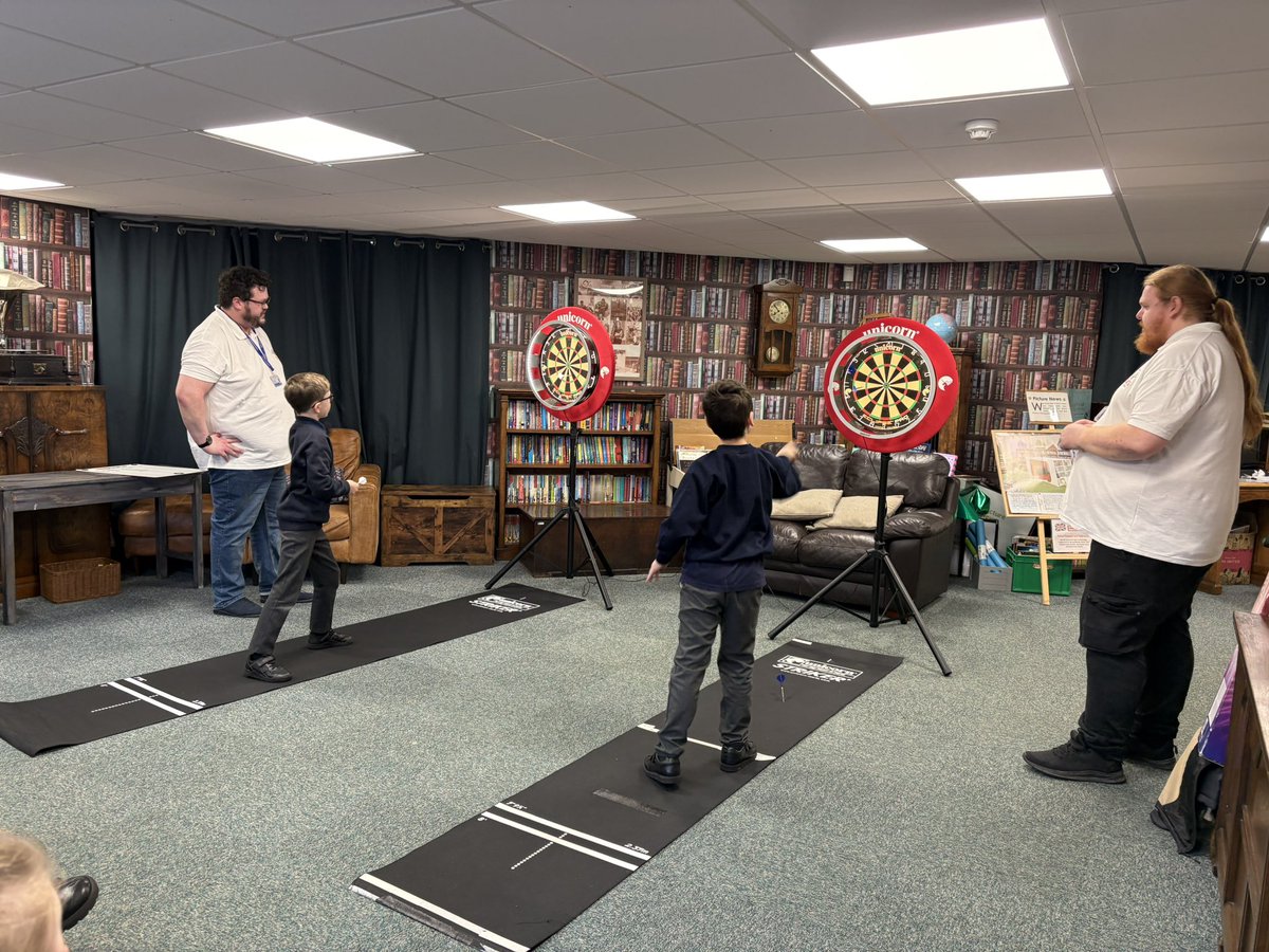 Mrs Barlow tweet media