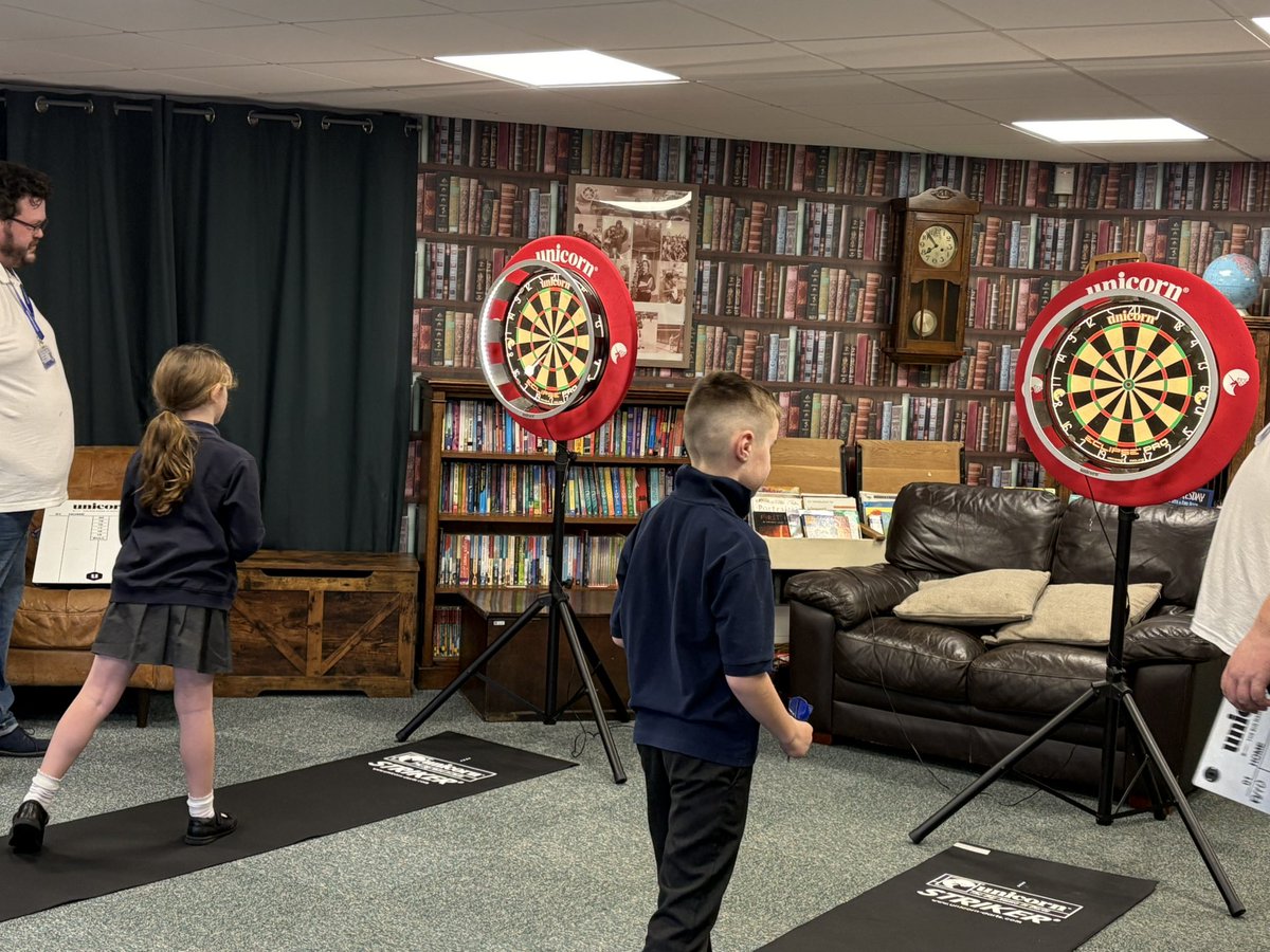 Mrs Barlow tweet media