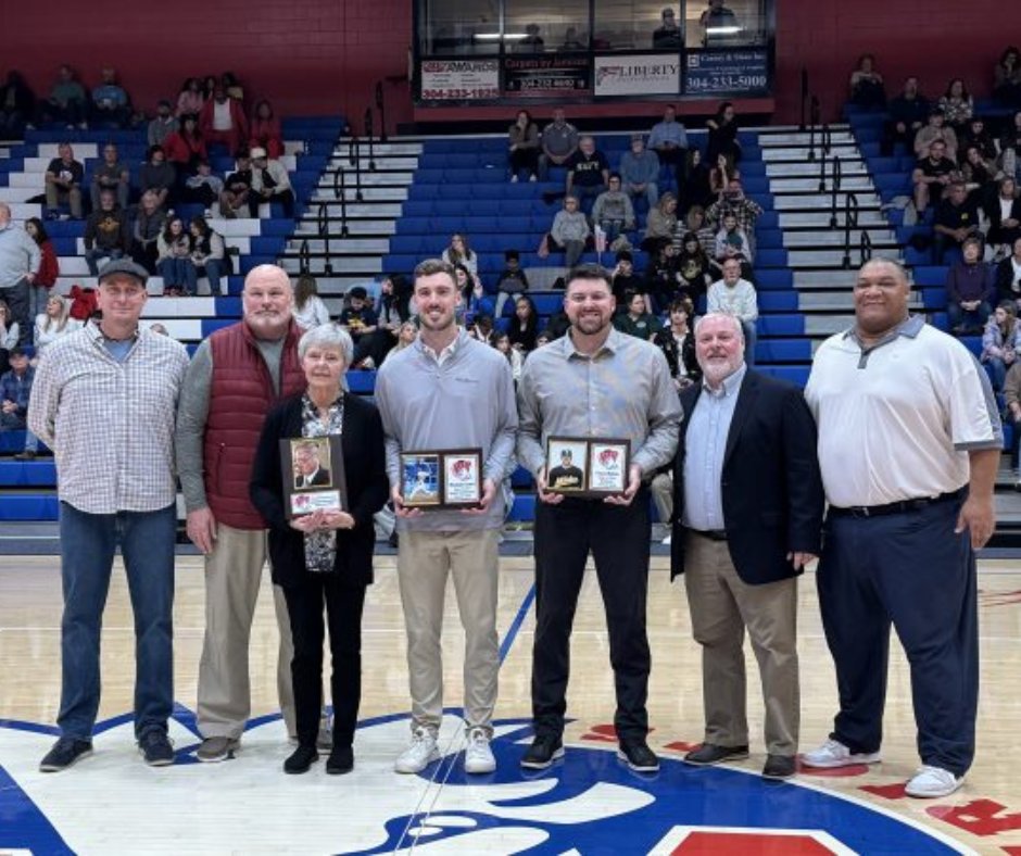 WTRF7News's tweet photo. Wheeling Park High School honors three alumni on hall of fame night, including one MLB player that won back-to-back World Series with the Los Angeles Dodgers

MORE HERE: https://t.co/5gROMFz4pM https://t.co/zwXpCzUYeD