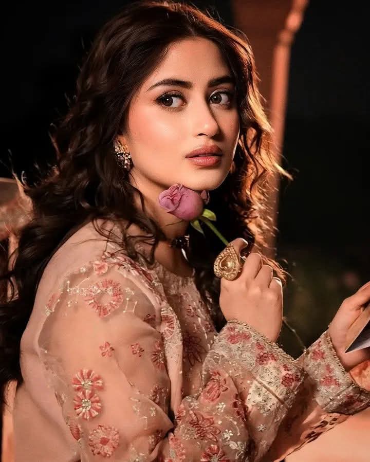 दिल भारी हो गया है मेरा,
जी भर के बात करनी है तुमसे :)✨❤️