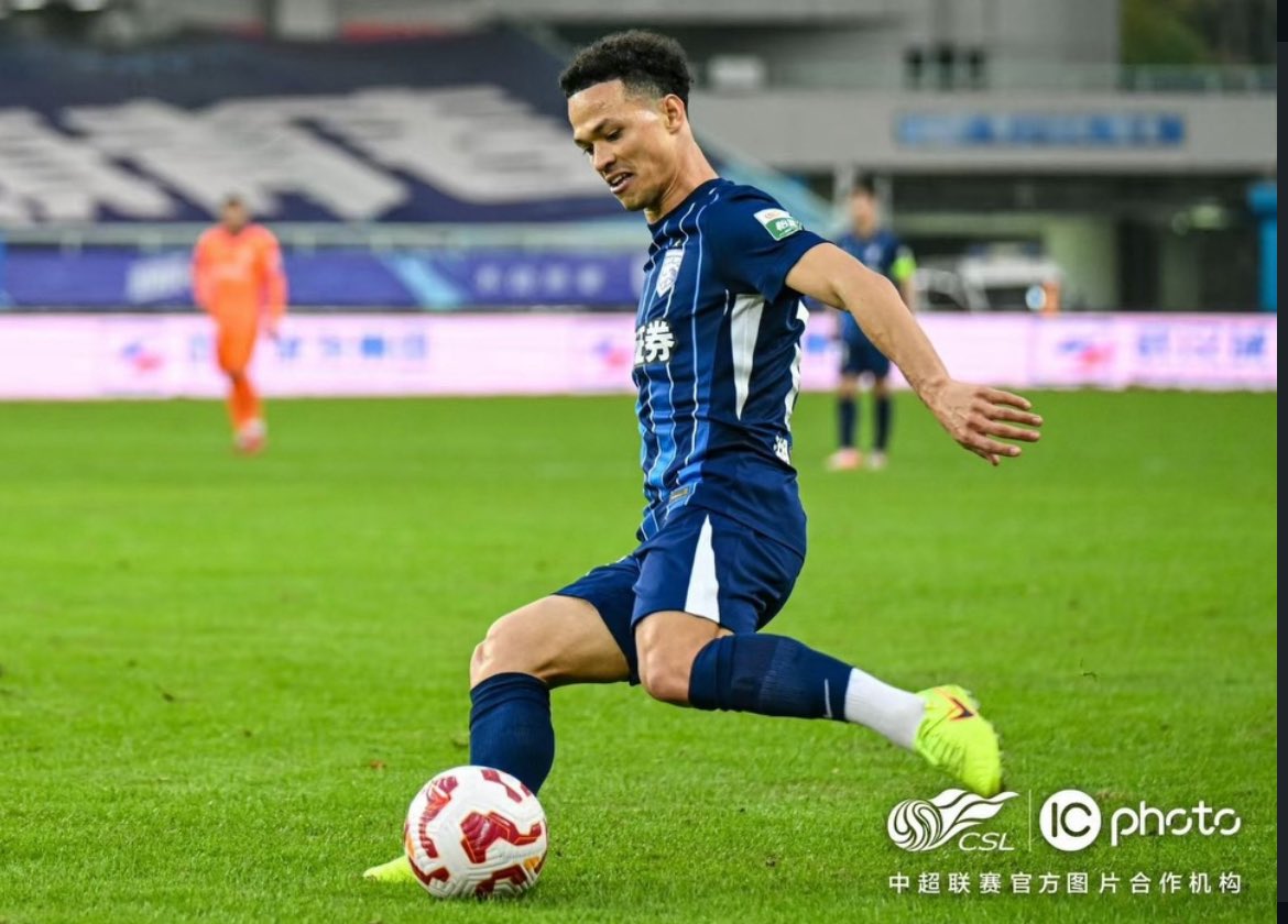 Darlan Mendes se ha ofrecido al Real Zaragoza.

El mediocentro brasileño lleva sin equipo desde enero cuando no renovo con el Wuhan Three Towns, por lo que llegaria a coste cero.

Anteriormente jugo en Brasil.

El club lo valorara pero busca otras opciones.