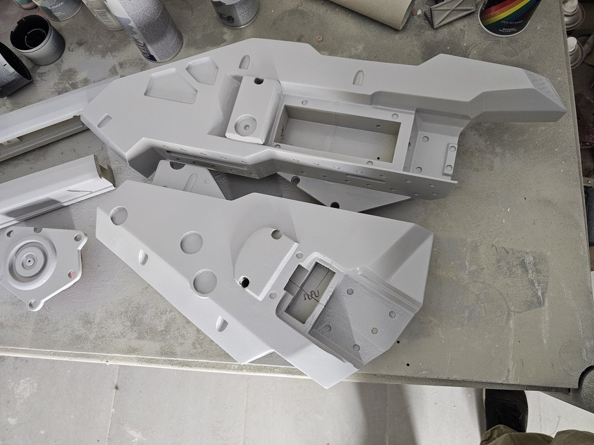 TimefallCosplay's tweet image. Filler, sanding, more filler and even more sanding later...

#deathstranding