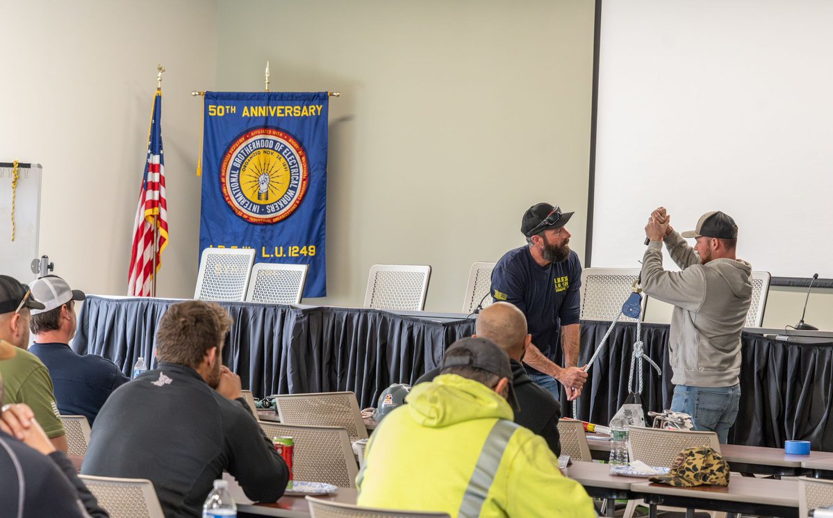 TimpsonTraining's tweet image. Experience counts, but training never stops. Every day brings new challenges and opportunities to grow. The more we learn, the more skilled and prepared we become! 💡  

#LinemenTraining #LinemanTraining #HandsOnLearning #SafetyTraining