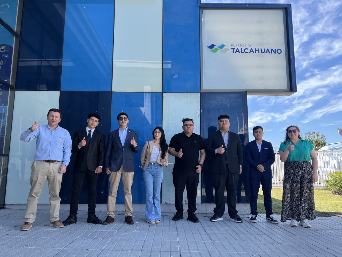 Al igual que en años anteriores, potenciamos el Programa #puertoeduca aplicando una primera ronda de entrevistas a una alumna y seis alumnos del Liceo Polivalente Las Salinas que quieren realizar prácticas en empresas de la Comunidad Logística (Comlog).