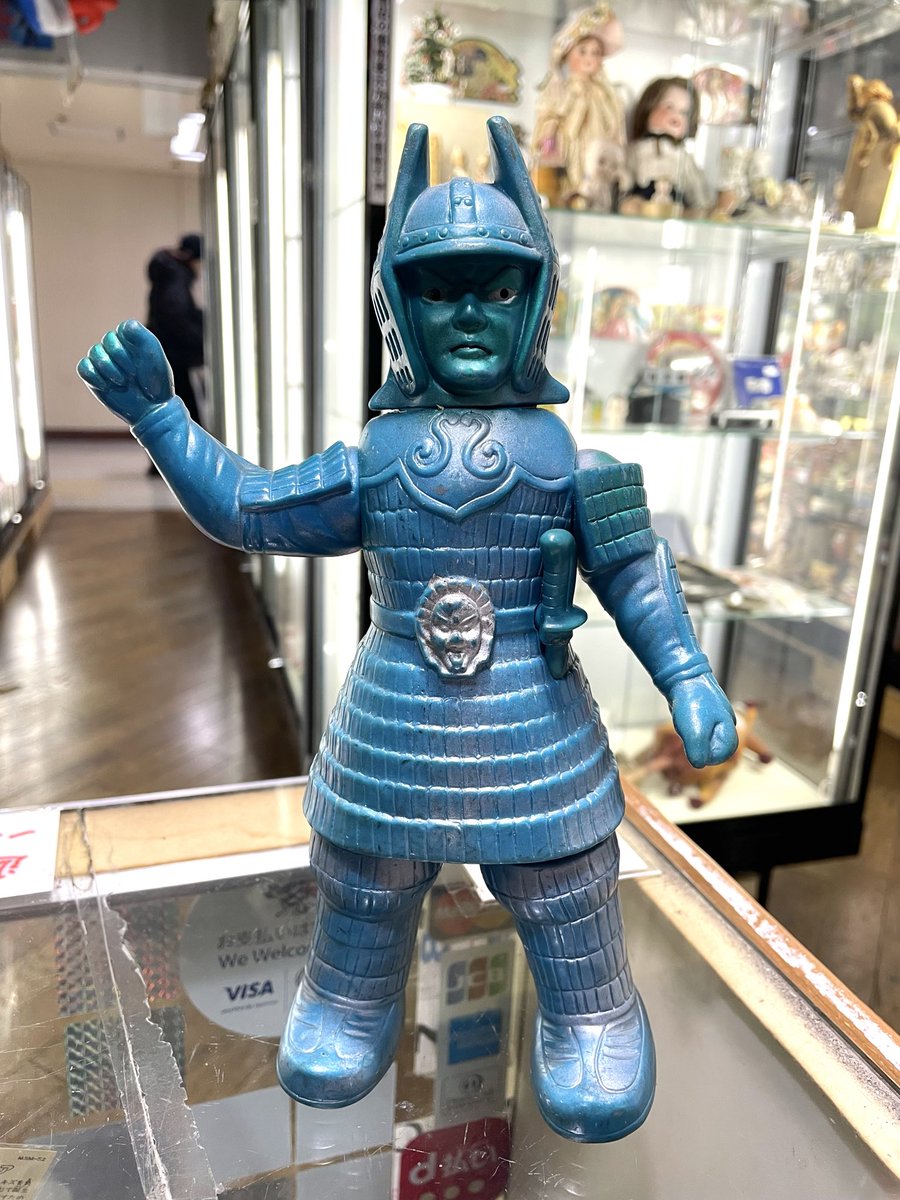 マルサン製大魔神が入荷しております。 首後ろに気泡がございます。 刀