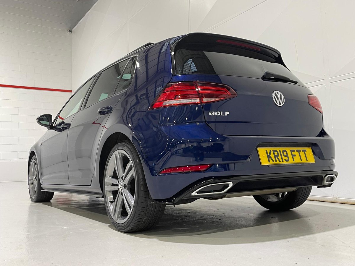 Volkswagen Golf TDI R-Line in blue 
Interior Features: 1/2 alcantara, App Connect, sat nav system 
Exterior Features: VW R Line sports styling, panoramic sunroof, parking sensors
🚗 <a href="/VW/">Volkswagen</a> 
💻 motorlinedirect.co.uk/used-volkswage…
#VWGolf #MotorlineDirect