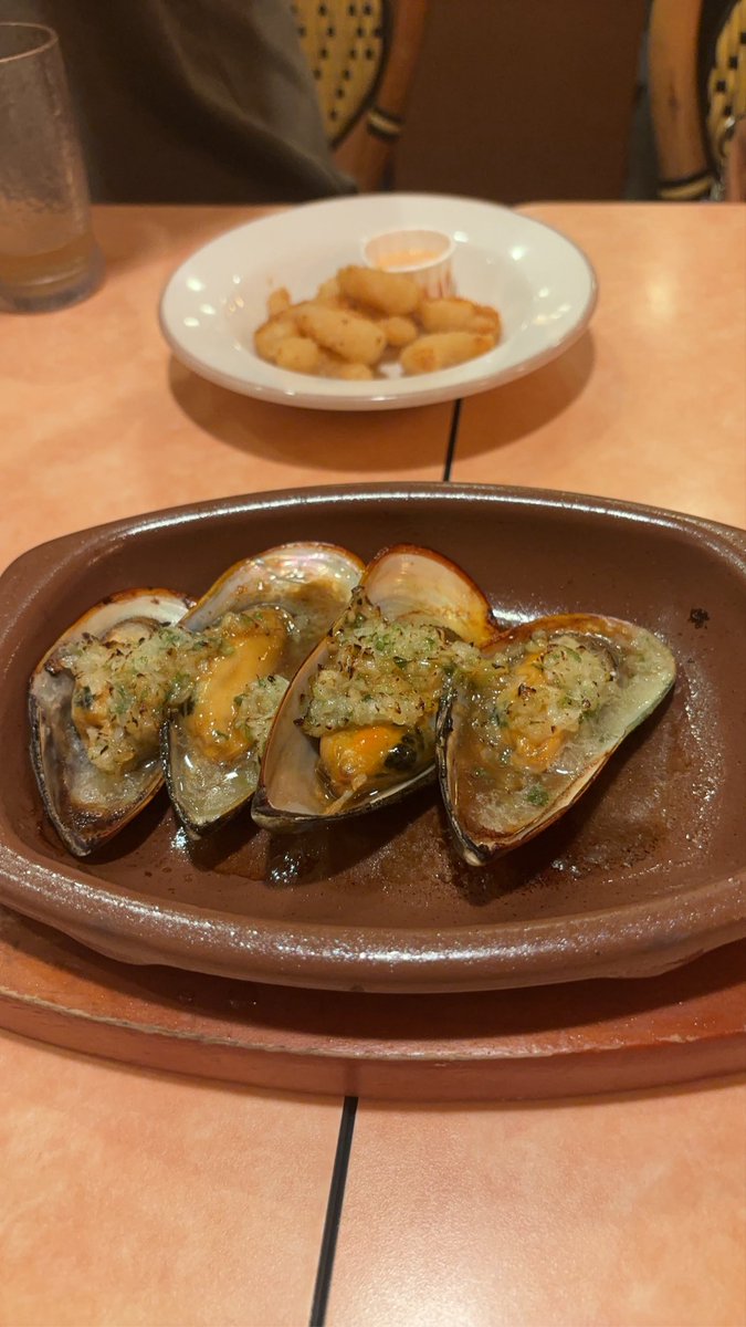 Re_na003's tweet image. サイゼでムール貝食べてたら真珠出てきてえぐい