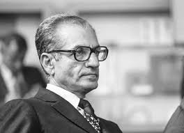 ChLECHEVALIER's tweet image. IRAN : 
        du progrès du SHAH au Moyen-Âge
        de KHOMEINI...

  - Déjà, le père du Shah, admirateur d'Atatürk, avait le clergé chiite en horreur, au point, parfois (nul n'est parfait...) de bastonner lui-même quelques mollahs...

  - Alors, son fils, Mohamed Reza…