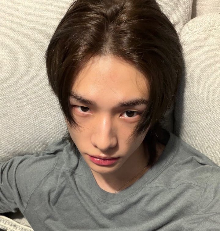 hearthyunin_'s tweet image. oh i love this hyunjin