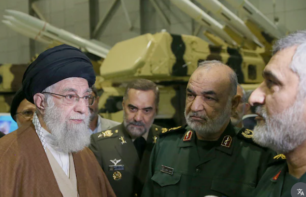 Trump informa desde el Air Force One que el régimen iraní ha pedido conversaciones directas con los EEUU para negociar una salida a esta crisis.
🇺🇸🔥🇮🇷  |  Parte 1  #IranProtests 
- Si me preguntan a mí, yo creo que Trump les va a exigir que se inicie un proceso de transición