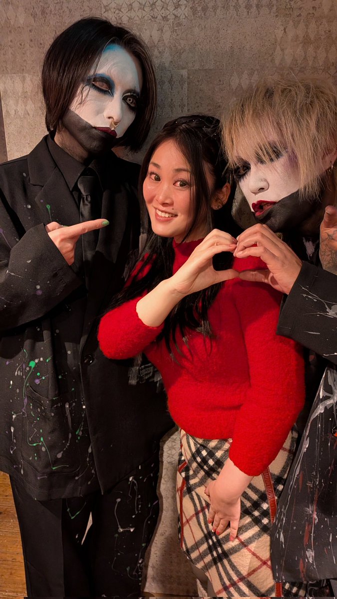 soi_sois_meme's tweet photo. おさしん撮ったよ♥♥♥
#Közi
#Hora
#MAYOHK
@Kzi_official
@Hora824
@MAYOHK_official https://t.co/gUK8lgFHN3