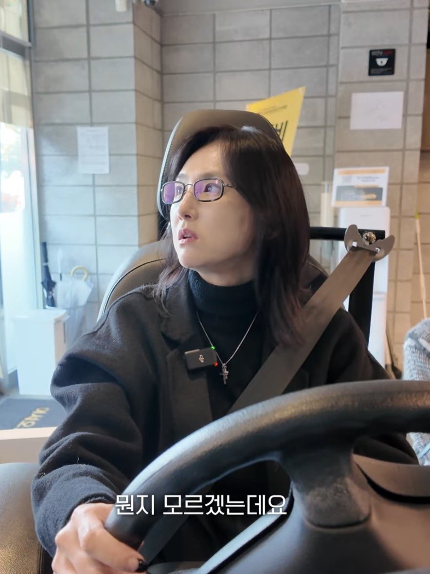 hihih79's tweet photo. 우리 히진.. 운전해도 될까..? https://t.co/7VGsBPxmvl