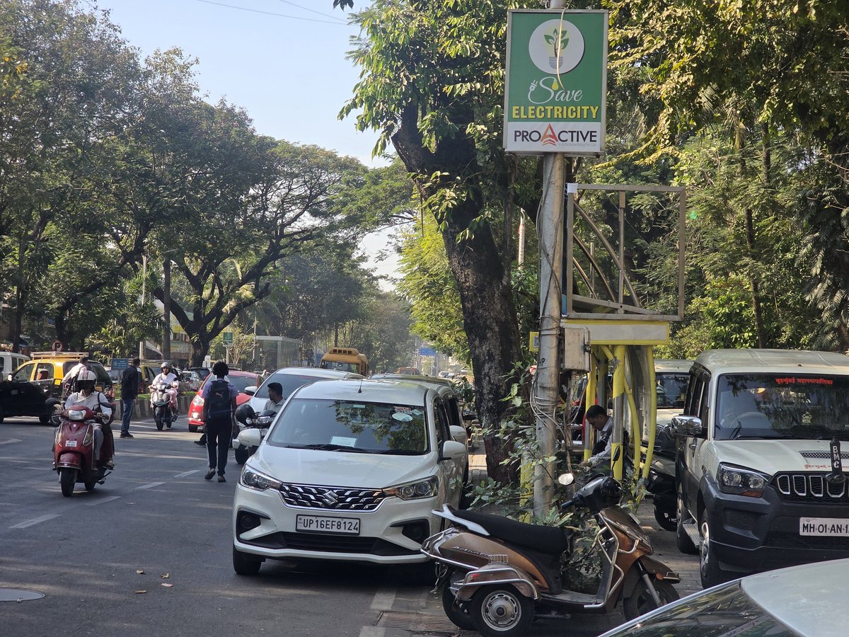bombayleaks's tweet photo. Pls take action against him because all car parking in nonparking area

@MTPHereToHelp
@MumbaiPolice
@CPMumbaiPolice https://t.co/2IUw2jACzx