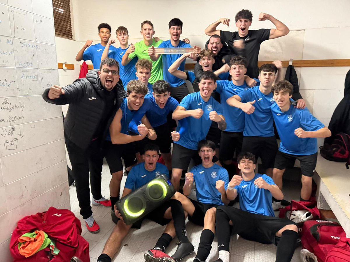 alborayaud's tweet photo. 🌟🌟🌟

At Saguntino A 1-2 Juvenil STB A

🔥PrimeraJuvenil 🌟

⚔️ Hasta el final SIEEEEEMPRE 💪🏽 VAMOOOOOS‼️🥰

#SantaBárbaraCF #PlatgesdAlboraia 🌊☀️

🔴⚫⚽️ #Alborayanuncaserinde
#AlborayaUD #somAUD https://t.co/LxupD88vpg