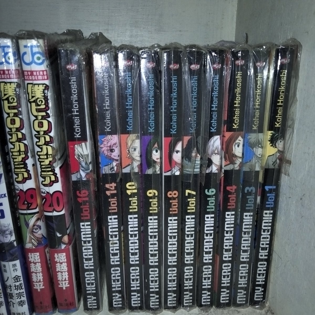 wts / want to sell
MANGA / KOMIK JP &amp; ID VERSION

- my hero academia vol 20 &amp; 29 jp (65k/each) take all 100k
- my hero academia vol 1-16 (30k/each) take all 270k

📍jatim
bisa oren &amp; splitpay
tag mha bnha komik manga