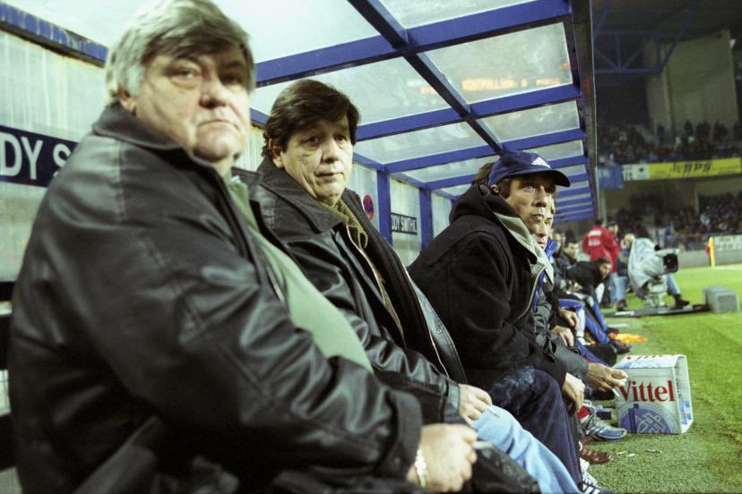 _BeFootball's tweet image. Courbis et Jean-Louis Gasset auront été à l’origine d’un des matchs les plus 𝗟𝗘́𝗚𝗘𝗡𝗗𝗔𝗜𝗥𝗘𝗦 du foot français en 1998. ⚽️🙏🇫🇷 

Mené 4-0 par le Montpellier de Gasset à la mi-temps, l’OM de Courbis s’était imposé 5-4 en seconde période. 🤯

🗣️ Courbis déclarait il y a…