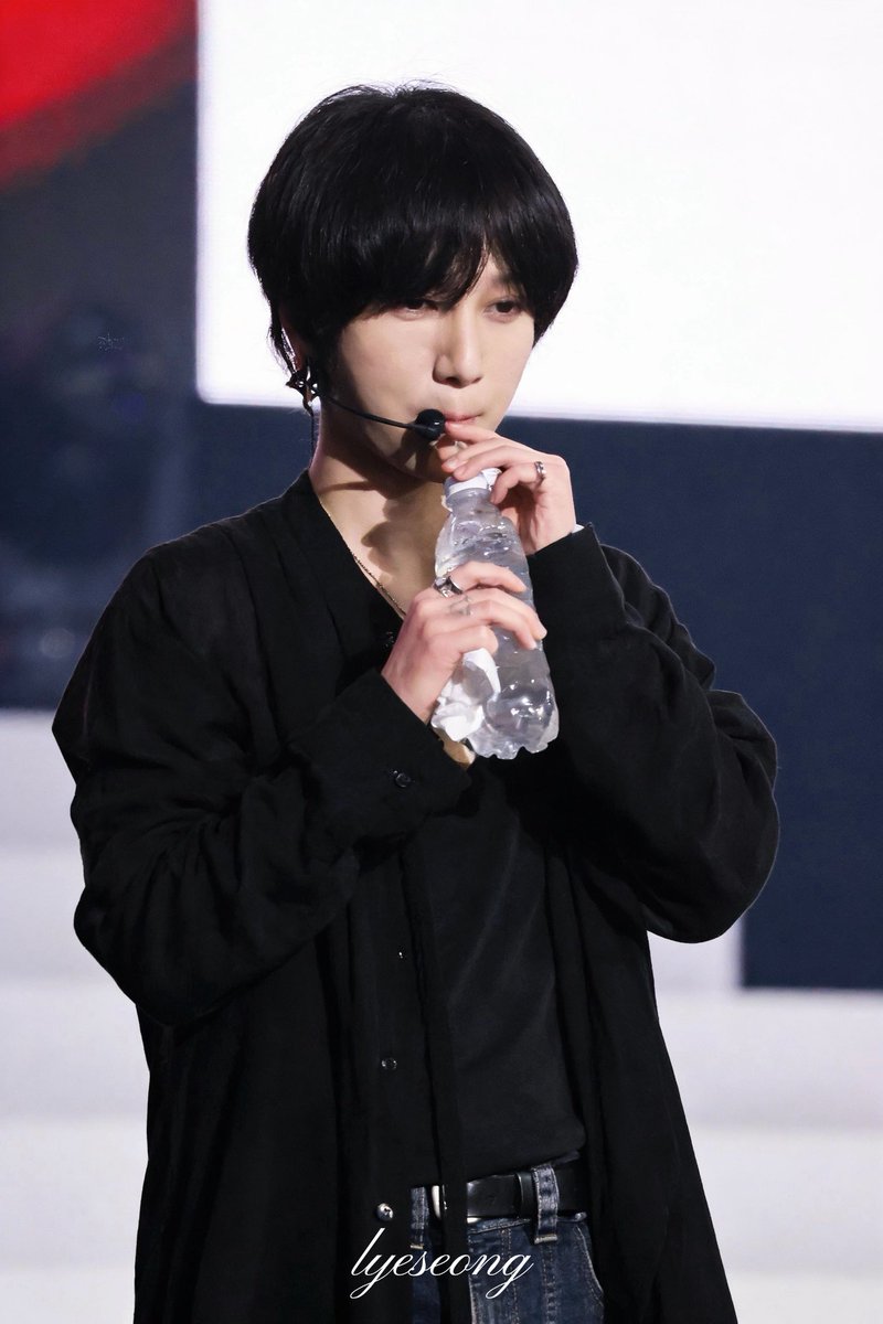 Meapeong's tweet photo. @shfly3424 
#YESUNG #藝聲 #예성 https://t.co/Sy7IHuUB99