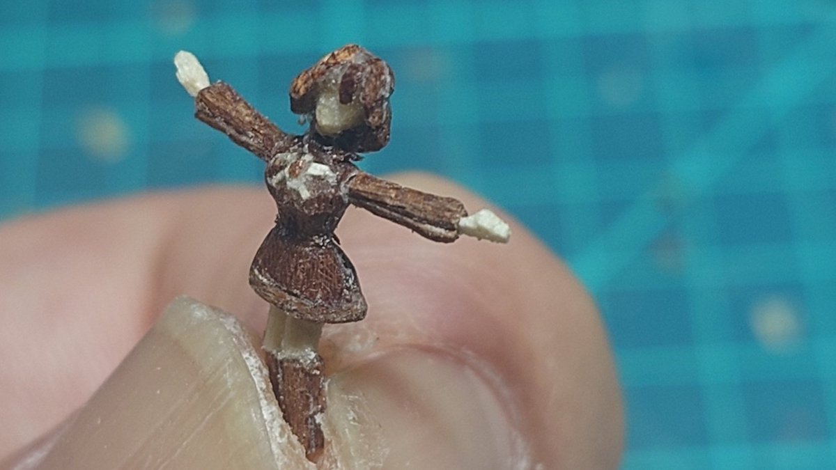 MHeihati's tweet image. 木製ナウシカ 完成

その者青き衣を纏い手すりの縁に降り立つ（ﾁｶﾞｳ