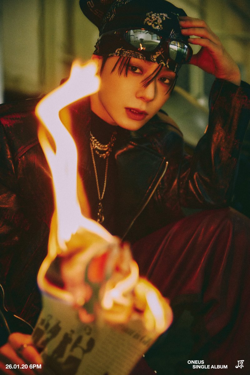 official_ONEUS's tweet image. [#원어스]

SINGLE ALBUM [原] 

🎇 SOLO CONCEPT PHOTO #4 🎇
🔥 HWAN WOONG 🔥

2026.01.20 6PM (KST) RELEASE✔

#ONEUS #原 #Grenade 
#환웅 #HWANWOONG