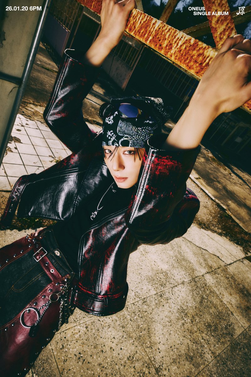 official_ONEUS's tweet image. [#원어스]

SINGLE ALBUM [原] 

🎇 SOLO CONCEPT PHOTO #4 🎇
🔥 HWAN WOONG 🔥

2026.01.20 6PM (KST) RELEASE✔

#ONEUS #原 #Grenade 
#환웅 #HWANWOONG