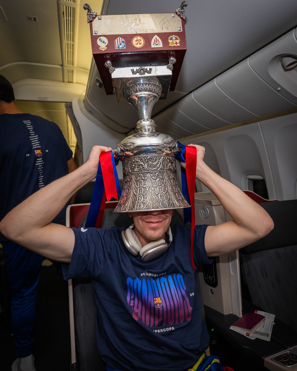 FCBarcelona's tweet image. Tek being Tek🤪