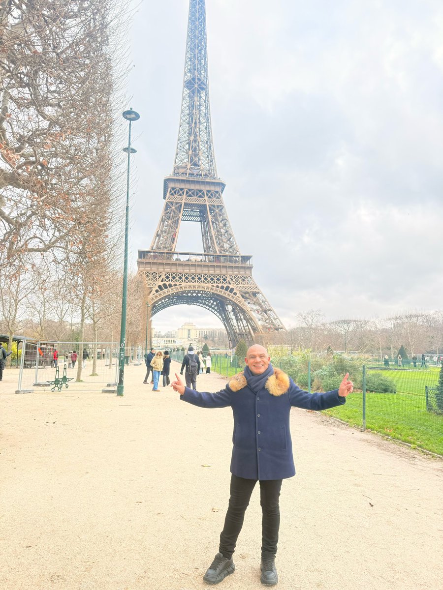 LeandrooLeall's tweet photo. Paris- Torre Eiffel ✈️ 🇫🇷 https://t.co/RjEOnY5mrg