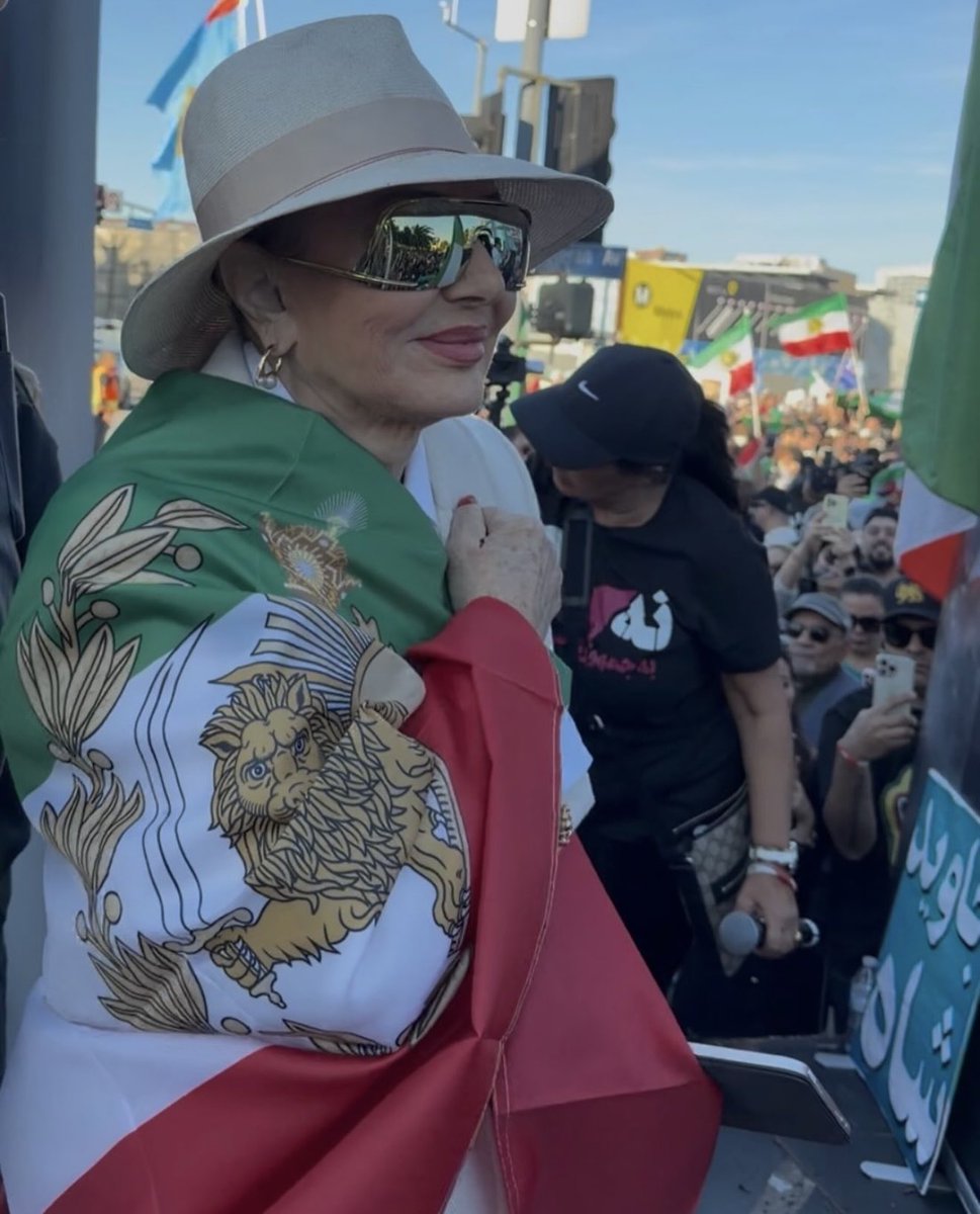Iranian icon Googoosh in the LA protests