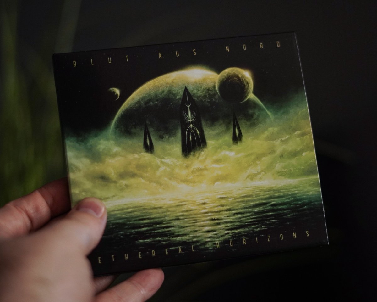 Defstar666's tweet photo. 🛸MAIL DAY🛸
🇫🇷 BLUT AUS NORD - Ethereal Horizons (2025)
Touchdown confirmed. All vitals are nominal👌🏻
#BlutAusNord #french #atmospheric #hallucinogenic #blackmetal #cdaddiction https://t.co/DBbqSWceTu